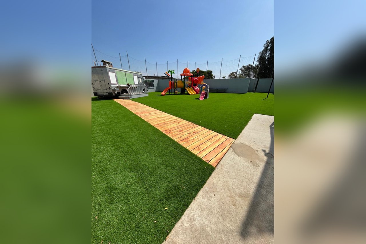 Instalación de pasto sintético – Bacris Decoración, Ensenada