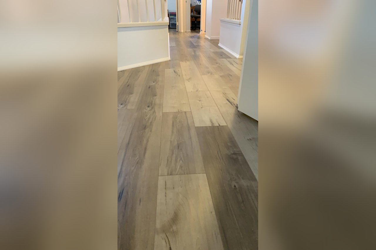 Instalación de piso laminado y SPC – Bacris Decoración, Ensenada